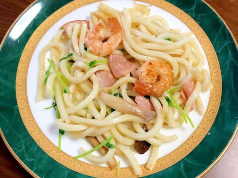 エリンギ、エビ、豆苗、ハムの焼きうどん